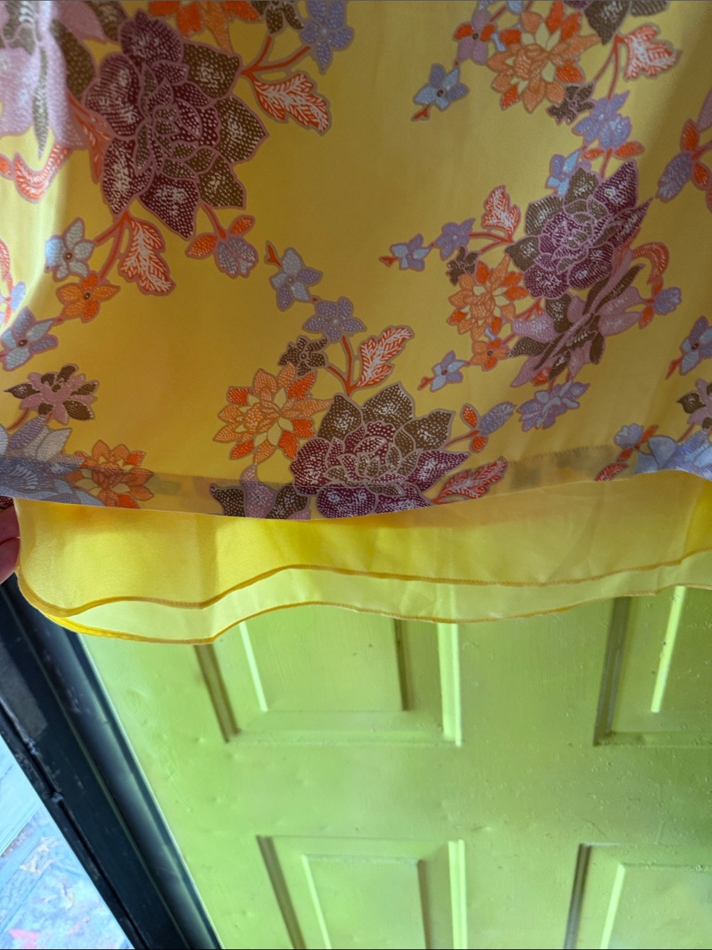 Rose & Olive Yellow Floral Sleeveless Chiffon Layered Blouse - Picture 3 of 4